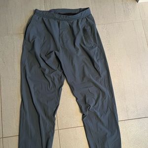 Lululemon mens joggers size small!!